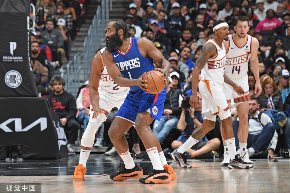 校的学生足 校的学生足